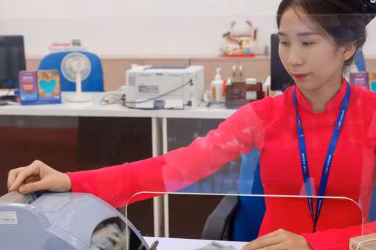 Nhiều ngân hàng giảm lãi suất để hỗ trợ nền kinh tế. Ảnh: YT