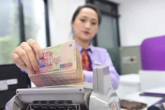 Cuộc đua lãi suất huy động ngày một nóng 