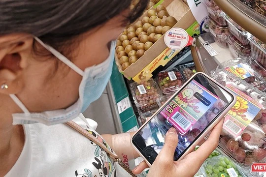 Samsung và Oppo là hai thương hiệu lần lượt chiếm phần lớn thị phần điện thoại chính hãng.