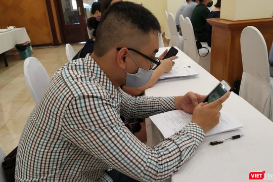 Có đến 50,7% người dùng Facebook tại Việt Nam là nam giới, 49,3% còn lại là nữ giới và giới tính khác (theo gso.gov.vn). Ảnh minh hoạ.