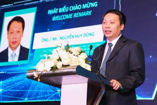 Thứ trưởng Nguyễn Huy Dũng kêu gọi địa phương hãy tập trung phát triển các doanh nghiệp tư vấn ứng dụng công nghệ số, mang công nghệ số vào mọi ngõ ngách cuộc sống tại địa phương.