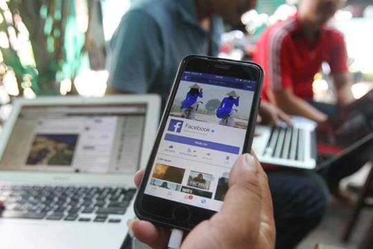 Nếu dữ liệu rơi vào tay các cá nhân, tổ chức bất chính, người dùng có nguy cơ trở thành nạn nhân bị quấy rối hoặc lừa đảo. Ảnh minh hoạ: Whitehat.