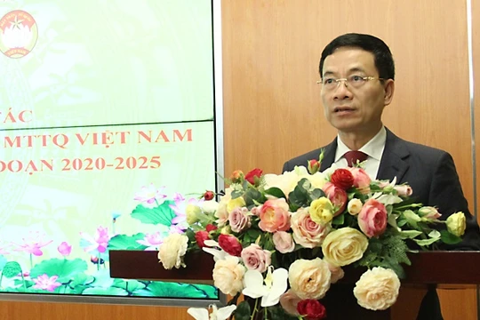 Bộ trưởng Nguyễn Mạnh Hùng phát biểu tại Hội nghị. Ảnh MIC