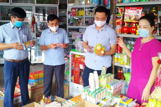 Chi cục An toàn vệ sinh thực phẩm phối hợp kiểm tra ATTP dịp Tết Trung thu 2020