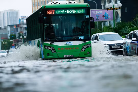 Miền Bắc mưa to và dông, có nơi trên 350 mm