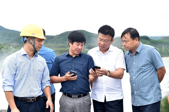 Hồ thủy điện Thác Bà an toàn, người dân vẫn cần ở nơi tránh trú để phòng bất trắc