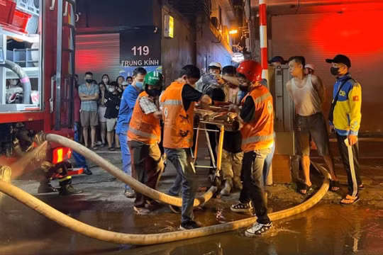 Hiện trường vụ cháy nhà trọ ở Hà Nội làm 14 người tử vong