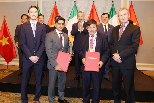 Vietjet và Castlelake trao thỏa thuận thu xếp tài chính cho 4 tàu bay Airbus trị giá 560 triệu USD