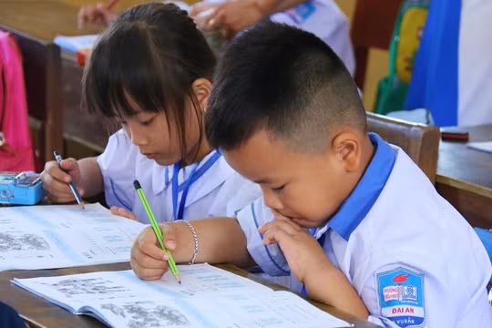 Học sinh đạt 9, 10 điểm vẫn không 'xuất sắc', Bộ GD-ĐT nói gì?