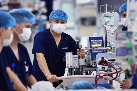 Bệnh viện Phổi TW vẫn triển khai đấu thầu bình thường nên đủ thuốc, vật tư y tế phục vụ bệnh nhân