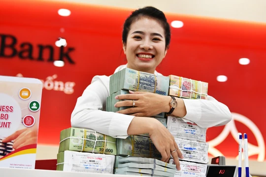 Vì sao lợi nhuận quý 1 của nhiều ngân hàng tăng cao?