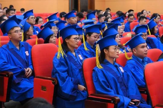 42 bác sĩ trẻ tốt nghiệp chương trình đào tạo đặc biệt để về công tác tại biên giới, vùng khó khăn