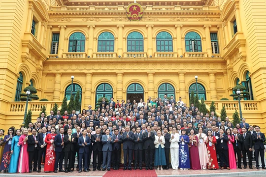 Khuyến khích tinh thần doanh nhân bằng cách thiết lập nền tảng thể chế và pháp luật