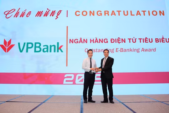 VPBank vừa nhận thế chấp toàn bộ cổ phần của Hoàng Trường vừa là trái chủ của 925 tỷ đồng trái phiếu do công ty này phát hành (Ảnh minh họa - Nguồn: Internet)