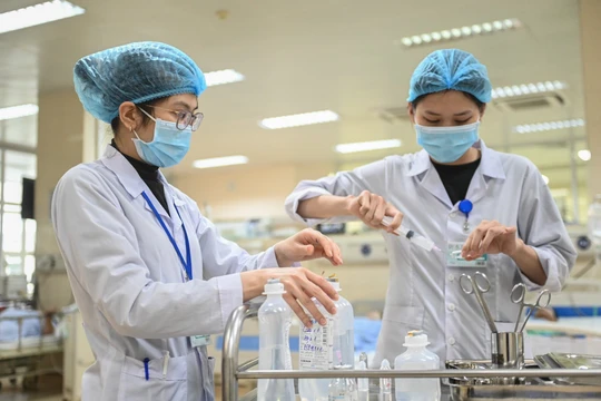 Bài 2: Bộ Y tế nói bệnh viện sợ sai, đừng lấy vụ Việt Á ra để bao biện