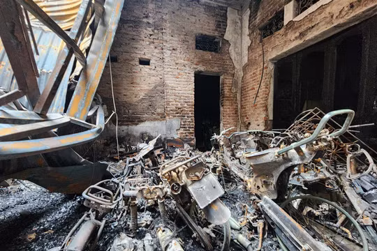 Vụ cháy làm 14 người chết ở Trung Kính: 8 nạn nhân đang cấp cứu, một cụ già nguy kịch