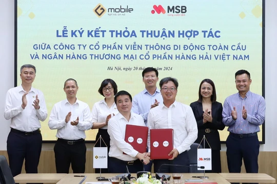 Ông Nguyễn Việt Trung - Tổng Giám Đốc Gtel Mobile và ông Nguyễn Hoàng Linh – Tổng Giám đốc MSB ký thỏa thuận hợp tác.