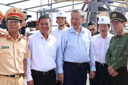 Tổng bí thư Tô Lâm: Ứng dụng khoa học công nghệ, hiện đại hóa lực lượng CSGT