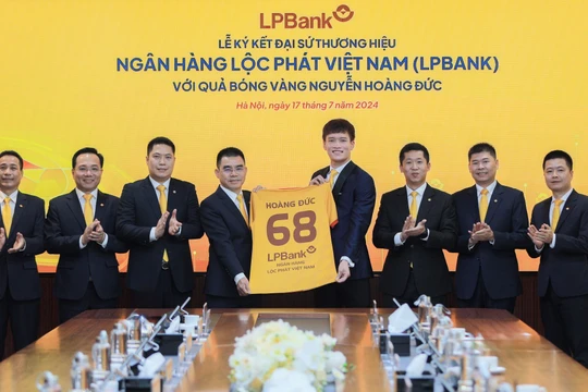 Quả bóng vàng Hoàng Đức được lựa chọn làm Đại sứ thương hiệu Ngân hàng Lộc Phát Việt Nam (LPBank)