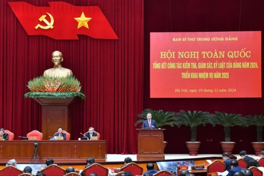 Ban Chấp hành Trung ương, Bộ Chính trị, Ban Bí thư kỷ luật 26 tổ chức đảng, 71 đảng viên