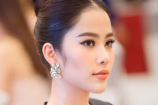 Đề xuất chặn tài khoản Facebook và TikTok của Nam Em