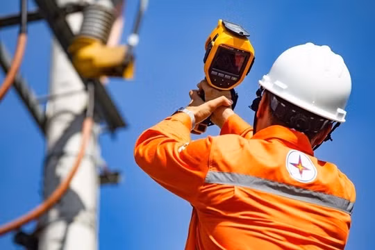 Áp dụng giá điện 2 thành phần, hóa đơn thay đổi ra sao?