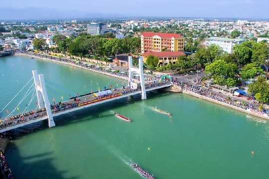 Sông Cà Ty chảy qua TP Phan Thiết. Ảnh: Hoàng Anh Hải