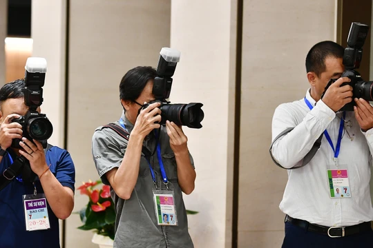 Các mô hình kinh tế báo chí truyền thông mới trong bối cảnh chuyển đổi số