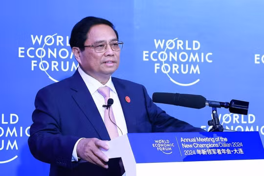 Thủ tướng Phạm Minh Chính phát biểu trước lãnh đạo các tập đoàn của WEF. Ảnh: Dương Giang/TTXVN