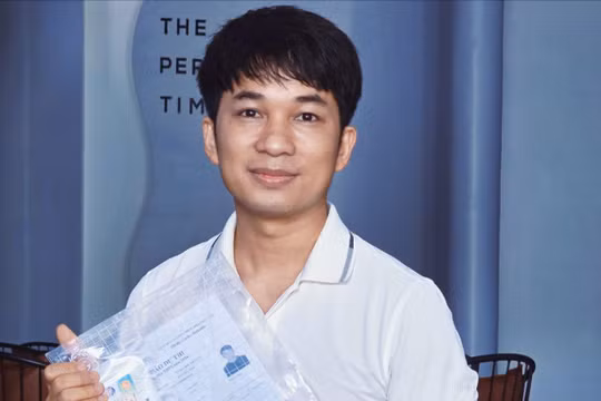 Anh Nguyễn Văn Mão (1987) đăng kí thi THPT quốc gia lần thứ 16. Ảnh: Facebook cá nhân.