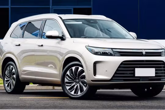 Chiếc Huawei Aito M7 Plus.