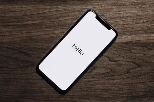 Cơ quan An ninh quốc gia Mỹ (NSA) khuyên ngưởi dùng smartphone khởi động lại máy mỗi tuần. Ảnh: BuzzHint