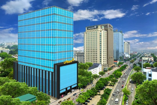 Bức tranh lợi nhuận ngân hàng quý II/2204: Điểm sáng đến từ Ngân hàng Lộc Phát Việt Nam (LPBank)