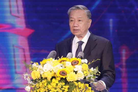 'Báo chí phải có tinh thần tiến công, đấu tranh loại bỏ cái xấu, cái sai'