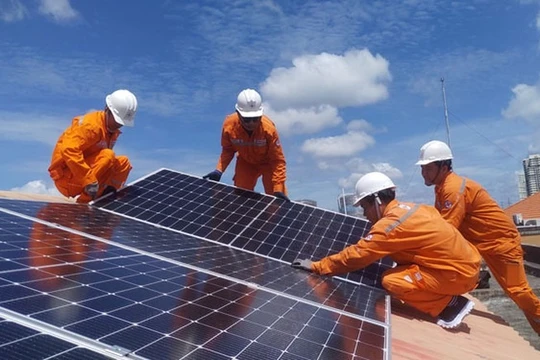 Bộ Công thương nhận định tổ chức, cá nhân có thể chọn xả lên lưới là một sự ưu ái, may mắn