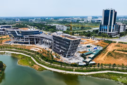 Chủ tịch UBND thành phố Hà Nội Trần Sỹ Thanh chủ trì Hội nghị đối thoại