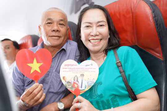Muôn ánh sao vàng rộn ràng trên những chuyến bay Vietjet dịp Quốc Khánh 2/9