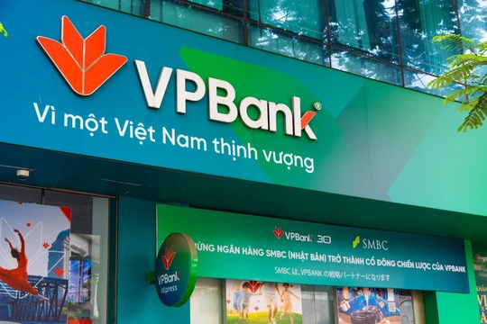 VPBank "nóng" chuyện nợ tại FE Credit và nhận về ngân hàng 0 đồng