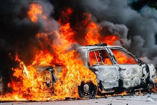 Ô tô cháy, nổ mùa hè: Nguyên nhân và cách phòng tránh đúng cách