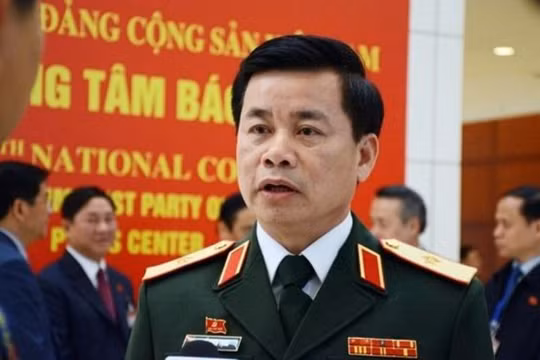 Phó Chủ nhiệm Tổng cục Chính trị Quân đội nhân dân Việt Nam Đỗ Xuân Tụng