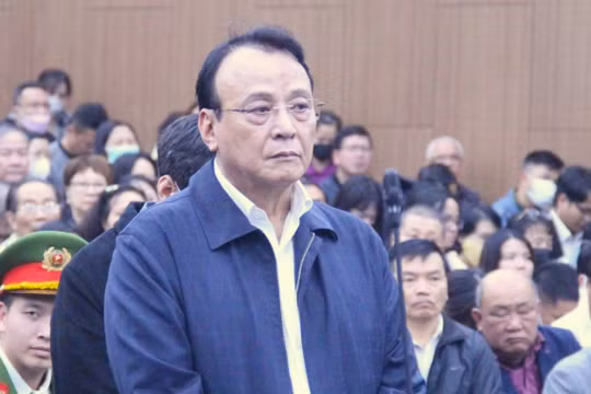 Chủ tịch Tân Hoàng Minh bật khóc khi xin lỗi hơn 6.000 nhà đầu tư