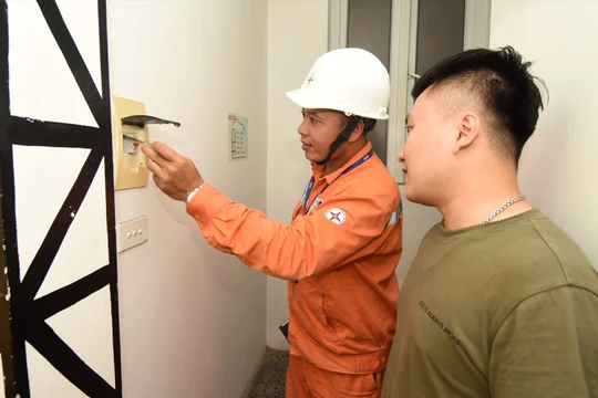 Điện lực Hà Nội hướng dẫn người dân sử dụng điện an toàn, tiết kiệm