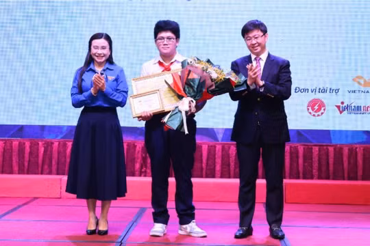 Thứ trưởng Bùi Hoàng Phương.