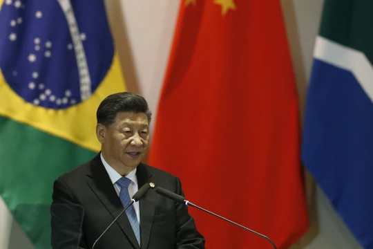 Ngày 14/11, phát biểu tại Hội nghị các nhà lãnh đạo nhóm BRICS tại Brasilia, Chủ tịch Trung Quốc Tập Cận Bình đã nói về lập trường "6 kiên định" và "3 nghiêm trọng" trong vấn đề Hồng Kông. 