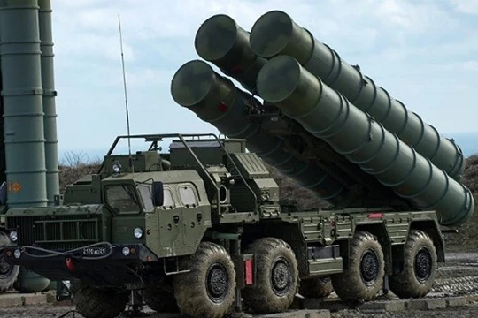 Hệ thống tên lửa phòng không tầm xa S-400 Trung Quốc mua của Nga đầu năm nay