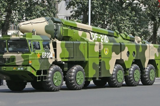 Loại tên lửa chống hạm DF-21D được Trung Quốc gọi là "Sát thủ tàu sân bay" có thể đã được phóng thử ra Biển Đông cuối tuần qua