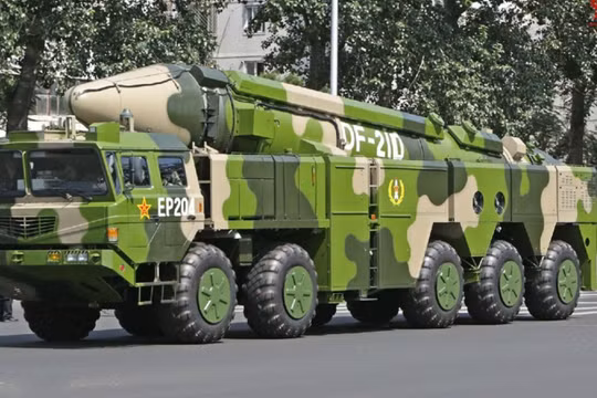 Loại tên lửa chống hạm DF-21D được Trung Quốc gọi là "Sát thủ tàu sân bay" có thể đã được phóng thử ra Biển Đông cuối tuần qua