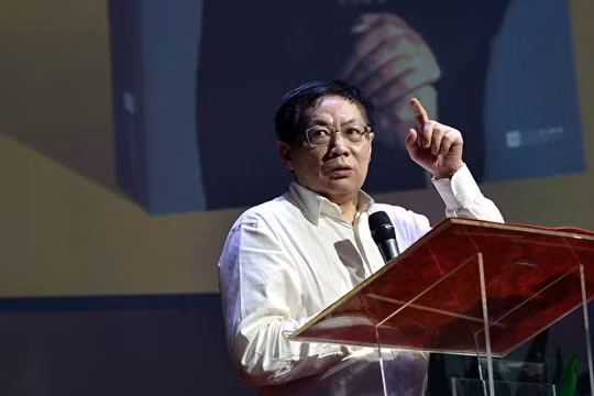 Nhiệm Chí Cường: hiện nay chính phủ Trung Quốc đang củng cố vững chắc hơn Trường Thành của mình, đi ngược lại tư tưởng cải cách mở cửa mà ông Đặng Tiểu Bình đề xướng.