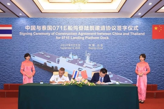 Việc Hải quân Thái Lan ký hợp đồng đặt mua chiếc tàu đổ bộ cỡ lớn Type 71E cho thấy quan hệ quân sự Thái Lan - Trung Quốc ngày càng chặt chẽ. Ảnh: Đa Chiều 