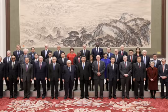 Ông Tập Cận Bình tiếp các đại biểu quốc tế đang tham dự Diễn đàn kinh tế mới Bắc Kinh và nhắn gửi tín hiệu tới ông Donald Trump về thỏa thuận thương mại giai đoạn đầu giữa hai nước.